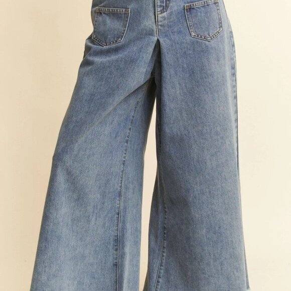 Davi & Dani Patch Pocket Wide Leg Culotte Jeans - Picture 1 of 11